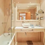 Haven In - Exquisite 15th And Floor With Elevators, Parking And An Incredible View From The 7 Meters Balcony To The Longest Waterfront In 公寓 *