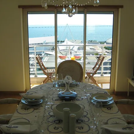 Apartment Haven In - Exquisite 15th And Floor With Elevators, Parking And An Incredible View From The 7 Meters Balcony To The Longest Waterfront In Lissabon