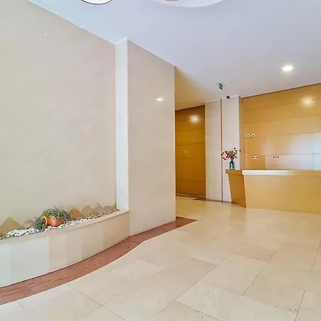 Haven In - Exquisite 15th And Floor With Elevators, Parking And An Incredible View From The 7 Meters Balcony To The Longest Waterfront In * Lissabon
