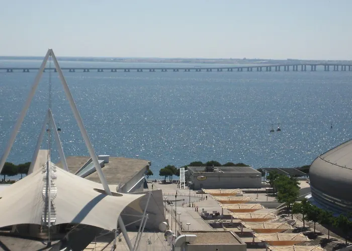 Haven In - Exquisite 15th And Floor With Elevators, Parking And An Incredible View From The 7 Meters Balcony To The Longest Waterfront In شقة Lisboa