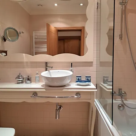 Haven In - Exquisite Floor With 7 Meters Balcony To The Largest Riverfront In *
