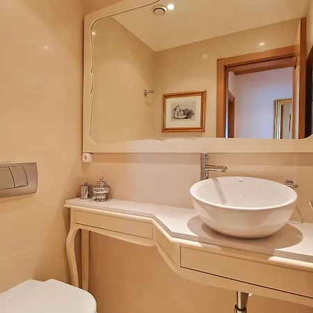 Haven In - Exquisite Floor With 7 Meters Balcony To The Largest Riverfront In *