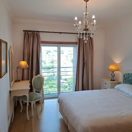 Haven In Lisbon - Exquisite 15Th And Top Floor With Elevators, Air Conditioning And An Incredible View From The 7 Meters Balcony To The Longest Waterfront In Lisbon Apartamento