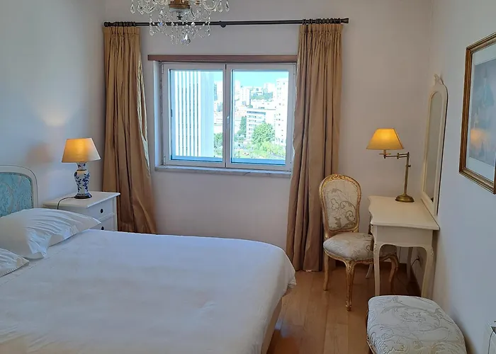 Haven In - Exquisite 15th And Floor With Elevators, Parking And An Incredible View From The 7 Meters Balcony To The Longest Waterfront In リスボン