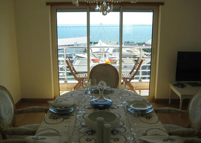アパート Haven In - Exquisite 15th And Floor With Elevators, Parking And An Incredible View From The 7 Meters Balcony To The Longest Waterfront In リスボン