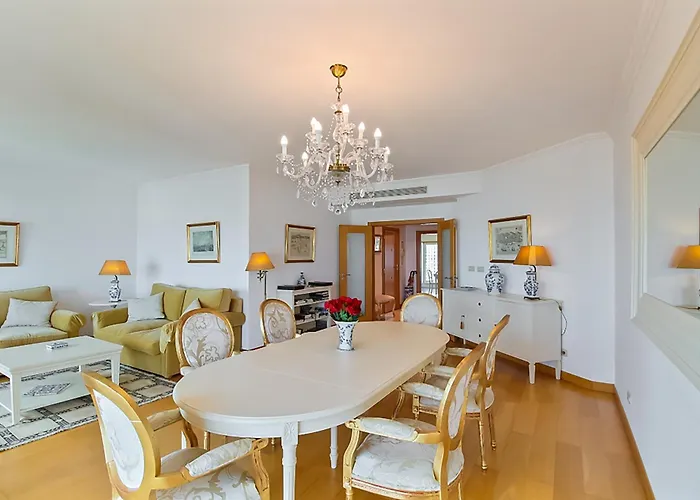 Haven In - Exquisite 15th And Floor With Elevators, Parking And An Incredible View From The 7 Meters Balcony To The Longest Waterfront In リスボン