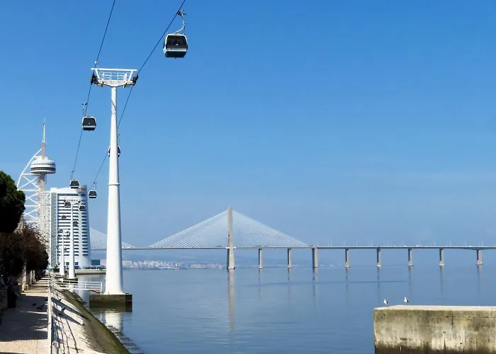 アパート Haven In - Exquisite 15th And Floor With Elevators, Parking And An Incredible View From The 7 Meters Balcony To The Longest Waterfront In リスボン